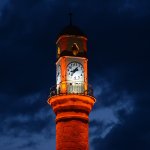Tarihi Saat Kulesi ihtişamıyla göz dolduruyor