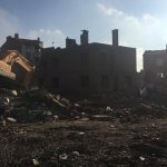 Belediyemiz, devanede kamulaştırdığı binaları yıkıyor