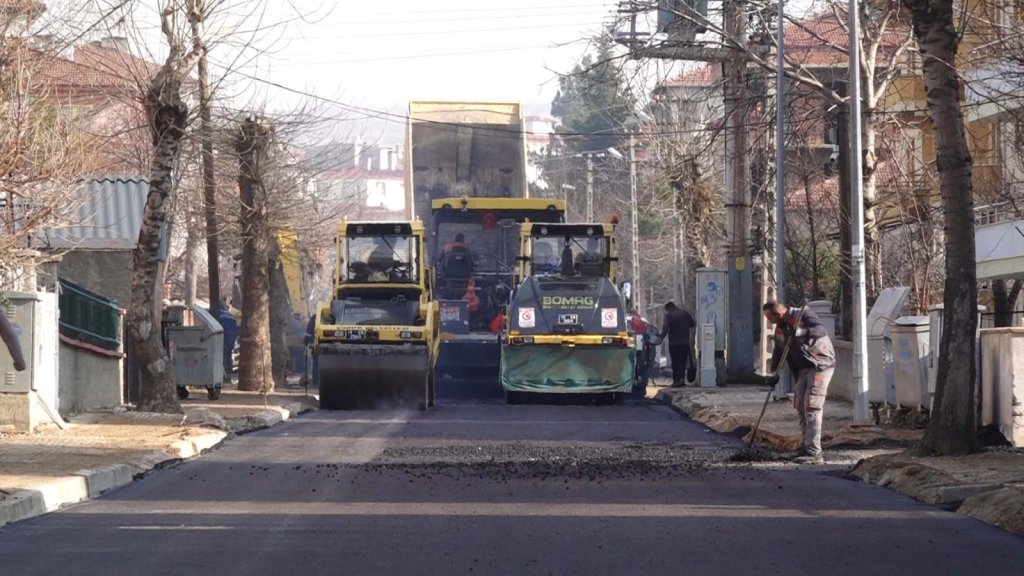 Belediyemiz, asfalt çalışmalarını sürdürüyor