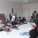 Kadınlar, İdlib'deki kardeşleri için kolları sıvadı