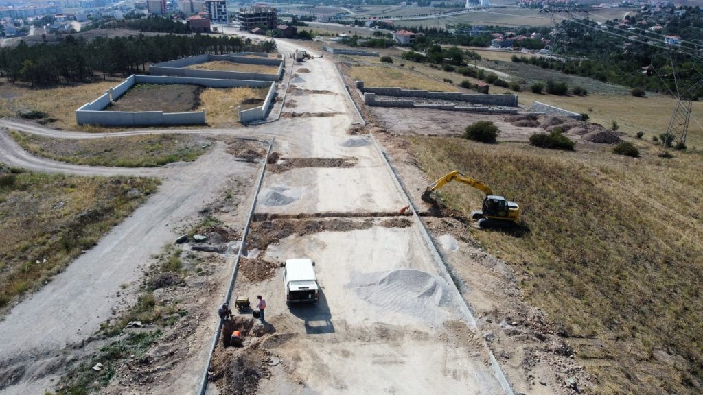 Belediyemiz, Gülkent 1. Caddede altyapı ve yol genişletme çalışması yapıyor