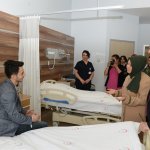Halime Gül’den hastalara moral ziyareti
