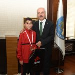 Masa Tenisi ve Badminton'da başarı elde eden sporcular Başkan Gül'ü ziyaret etti