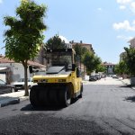 Belediye, Küçükabdullah Caddesi’ni asfaltlıyor