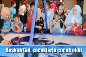 Başkan Gül, çocuklarla çocuk oldu