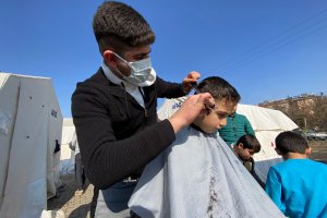 Gönüllü berberler, Afşinli depremzedeler için seferber oldu
