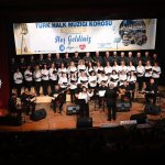 Türk Halk Müziği konserinde salon dolup taştı