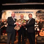 Türk Halk Müziği konserinde salon dolup taştı