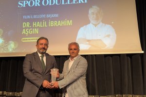 Aşgın’a, “Yılın İl Belediye Başkanı” Ödülü