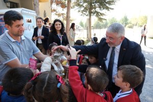 Çocuklar Veteriner İşleri Müdürlüğü’ne akın etti