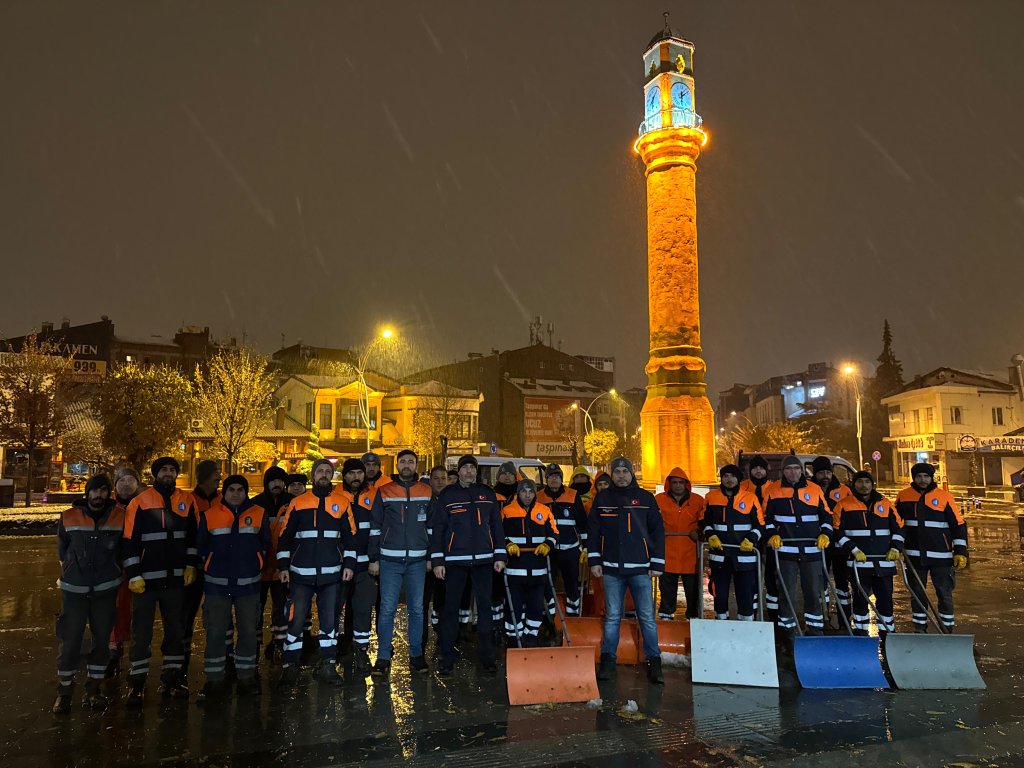 Yağışın başlamasıyla ekipler sahadaydı