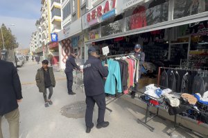 Zabıtadan kaldırım ve yol işgali denetimi